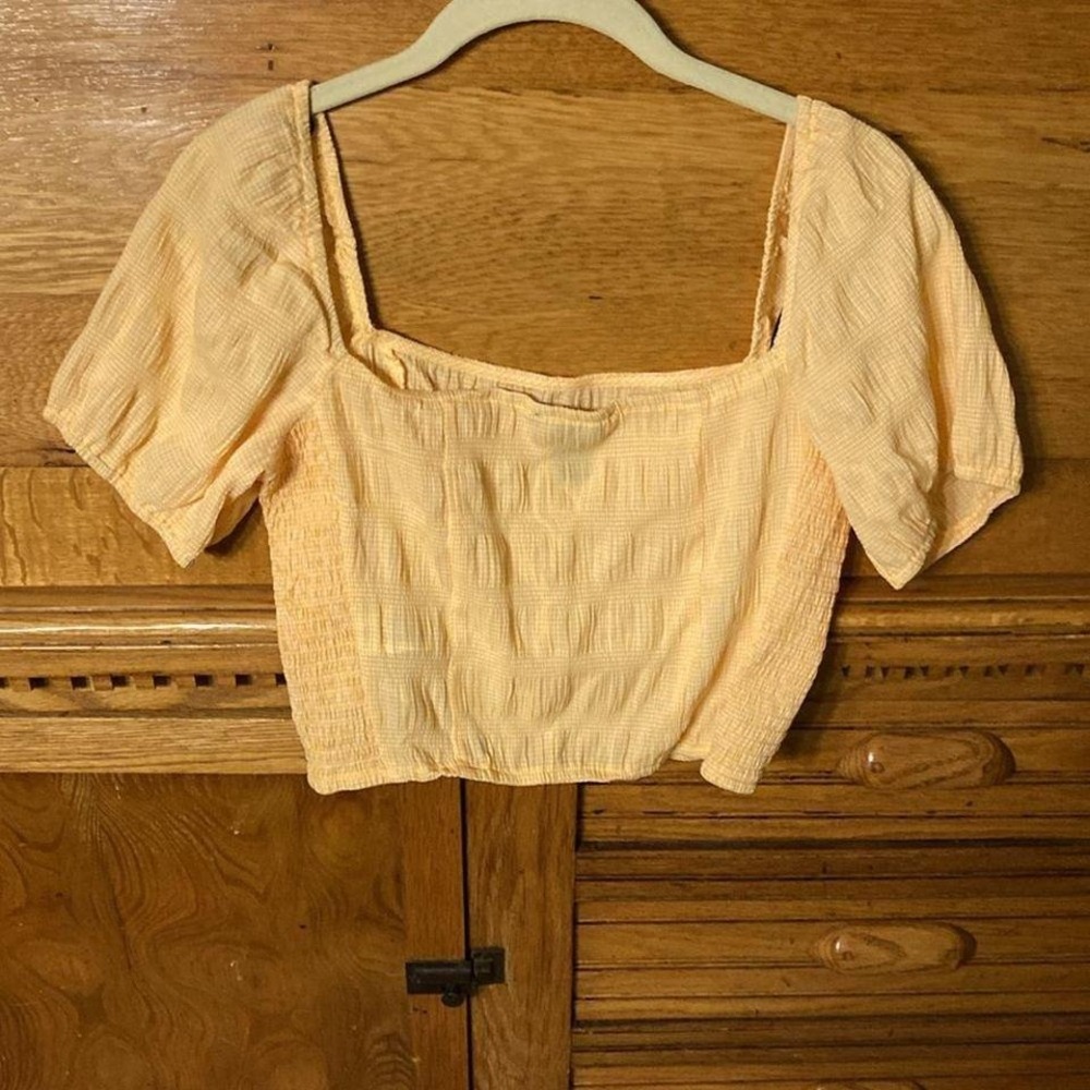 Forever 21 Cottagecore Yellow Gingham Smocked Puff Sleeve Crop Top Honeycore - Picture 2 of 7